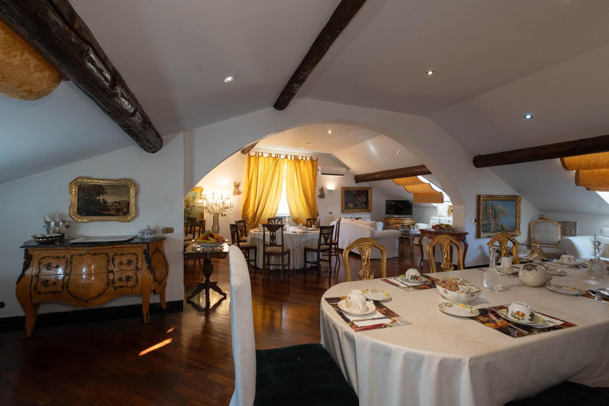 Gasthuis Morali Palace 3*